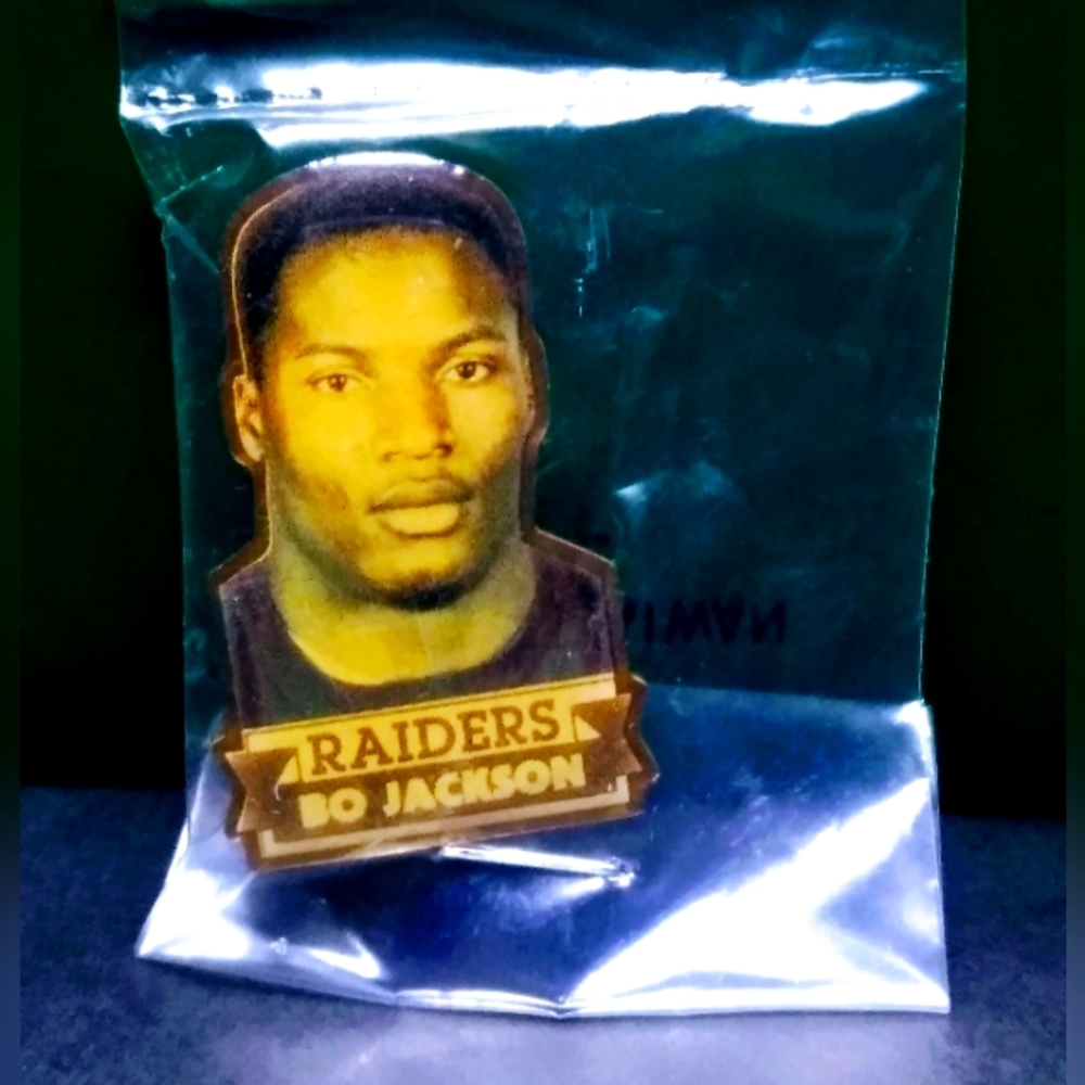 Bo Jackson ACE NFL 1990 Edition Lapel Hat Pins #39 Sealed NFL LA Raiders